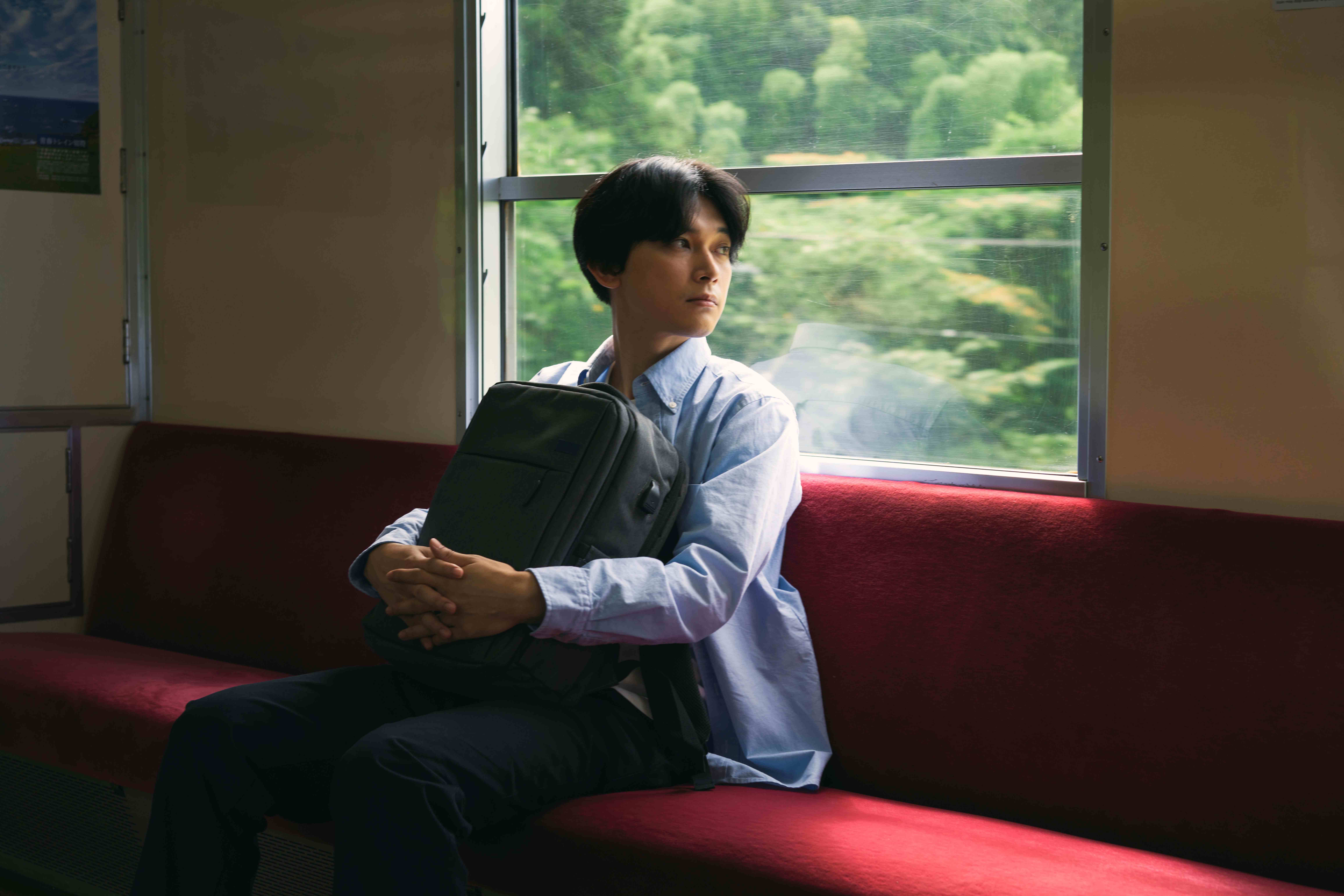 Living_in_two_world_3