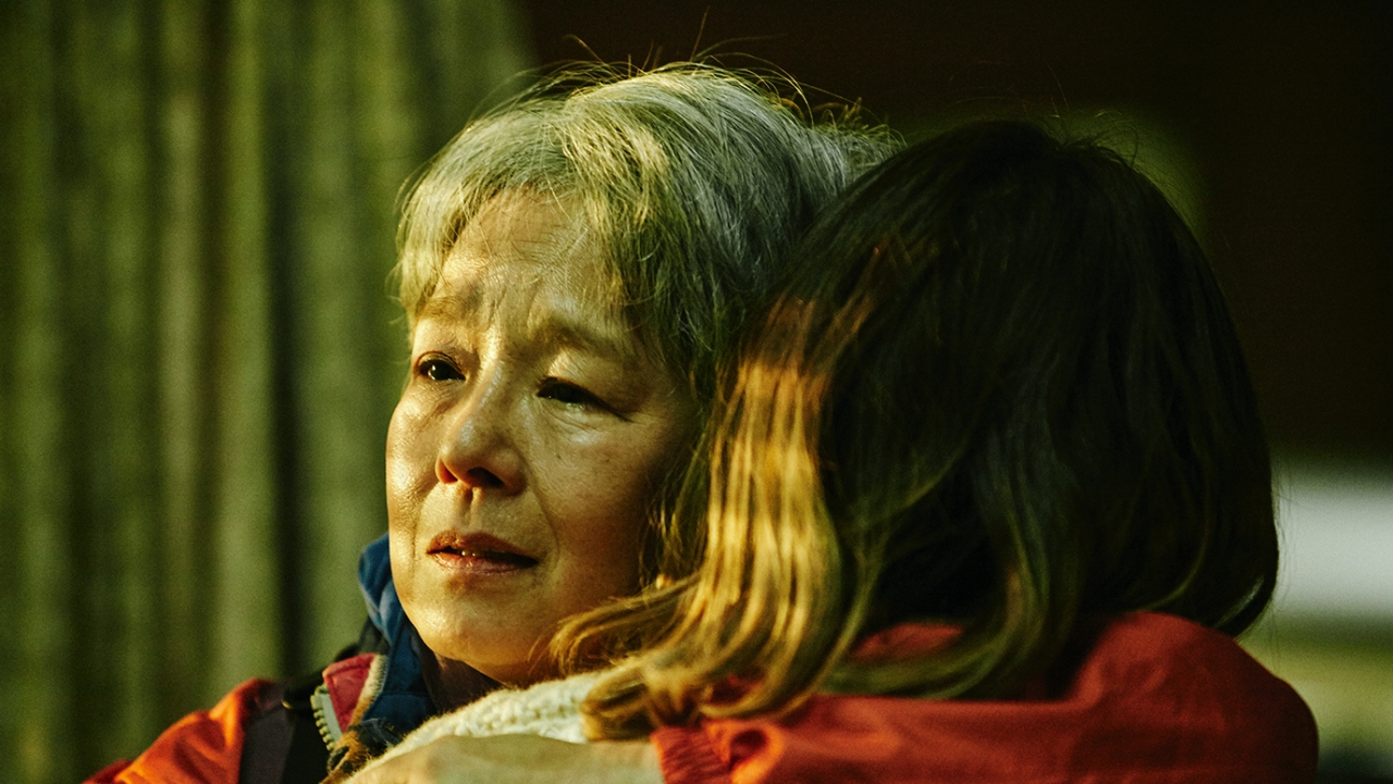 ONE NIGHT (HITOYO)  mother and daughter