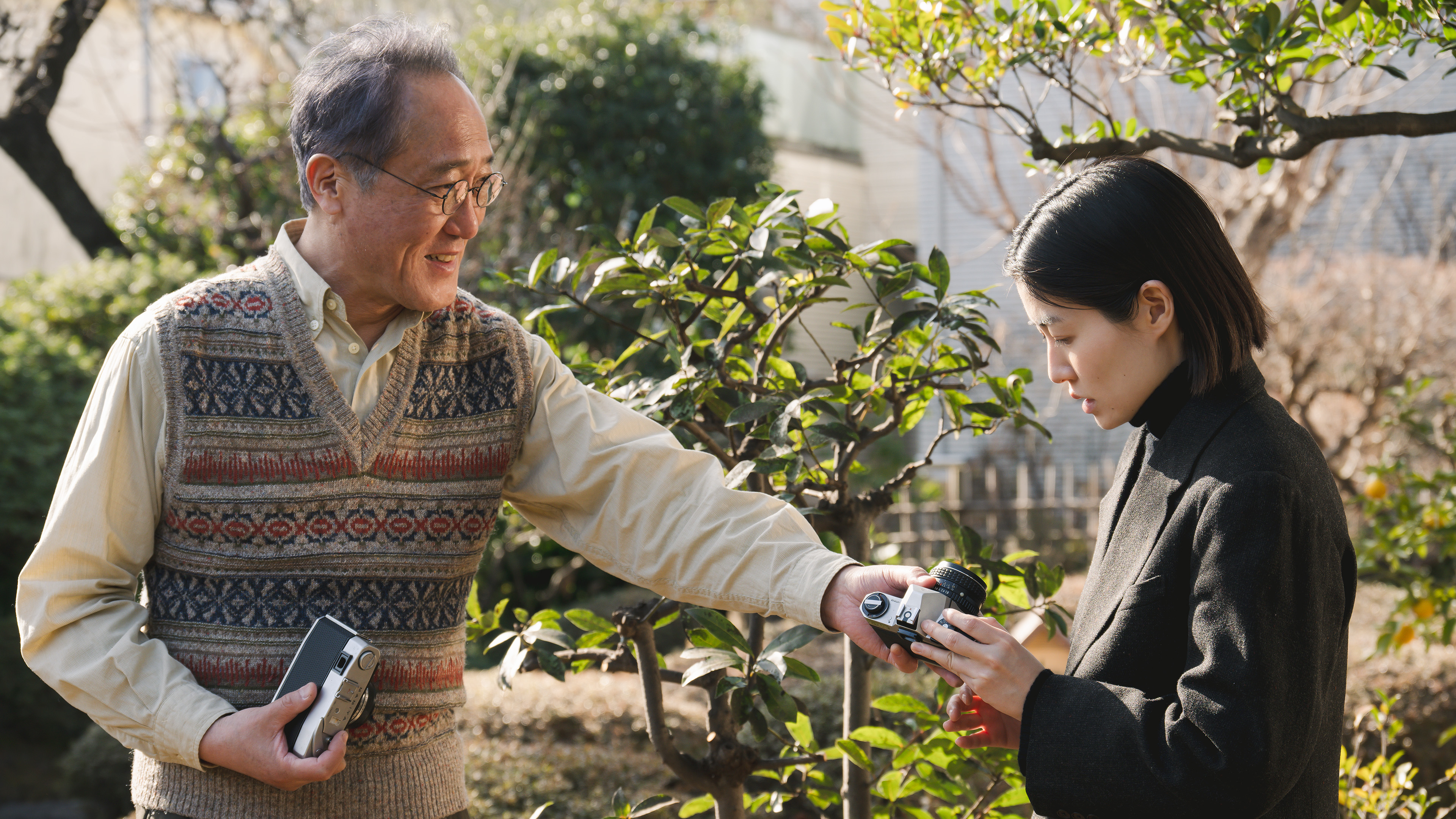 Two Seasons, Two Strangers Still Photo 3